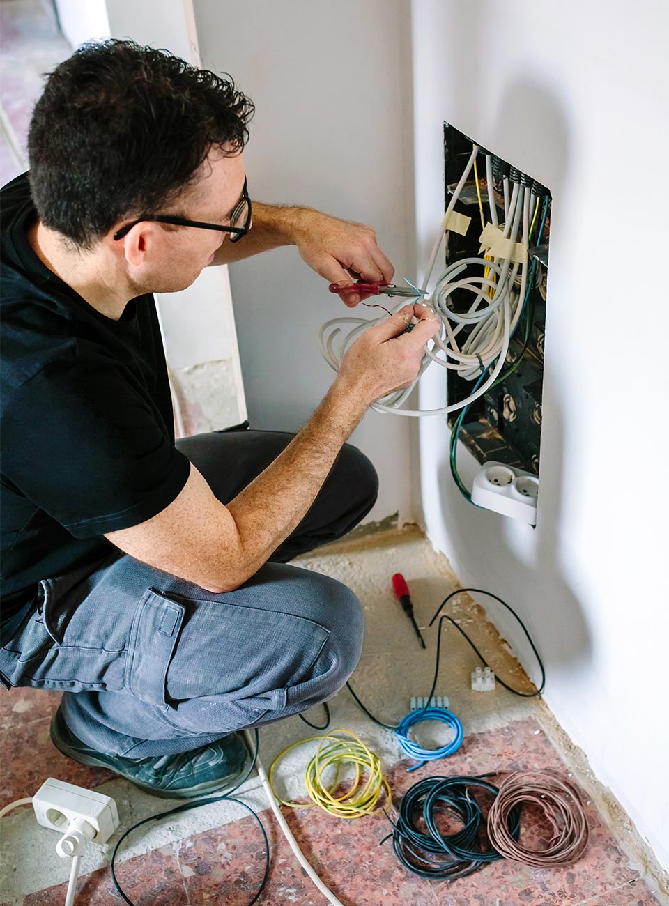 Dépannage système domotique et automatisme par un électricien à Garéoult